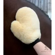 Lambskin Grooming Glove Waldhausen